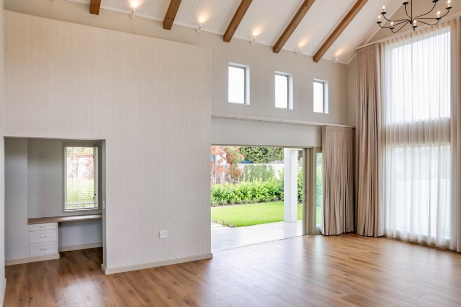 To Let 3 Bedroom Property for Rent in Kingswood Golf Estate Western Cape